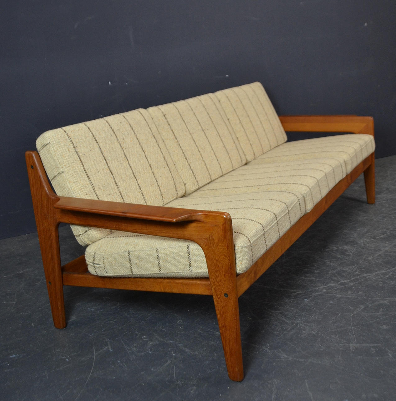 ARNE WAHL IVERSEN. SOFA.