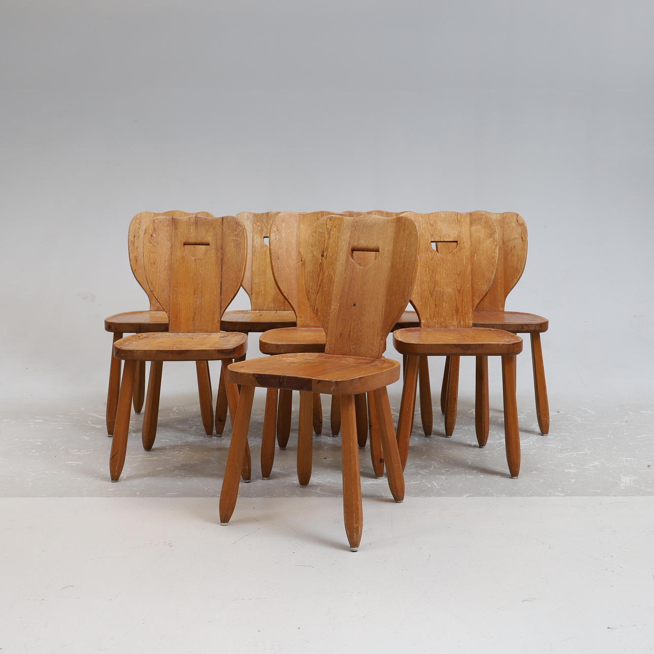 SILLAS. Pino, 8 piezas, 1900.