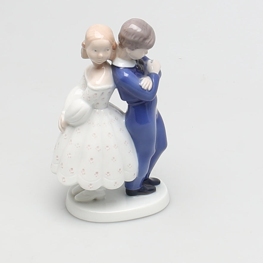 FIGURIN i porslin. Kyssen. Bing&Gröndahl.
