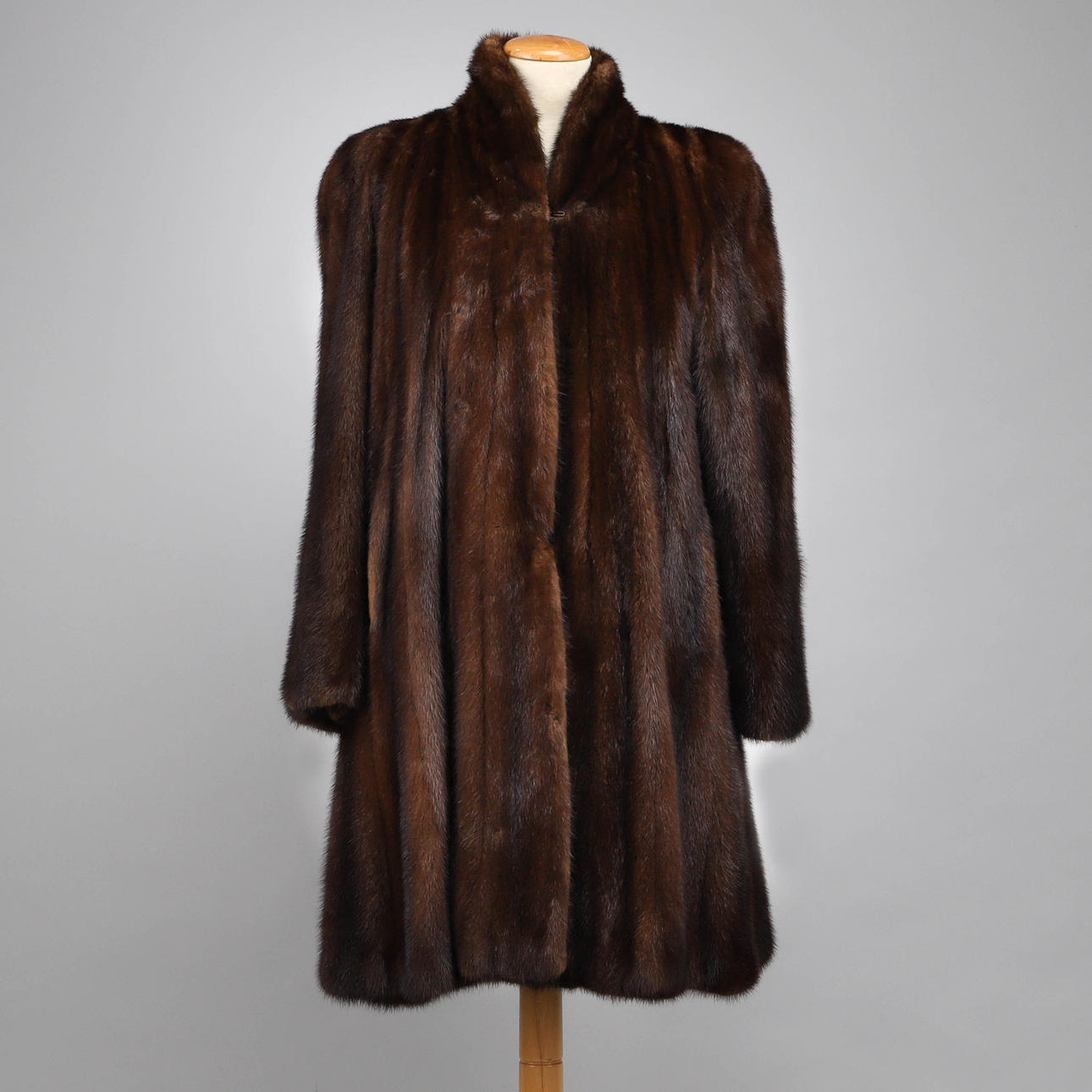 MINKPÄLS, swagger modell, strl. 40, Mathssons Päls, Malmö.