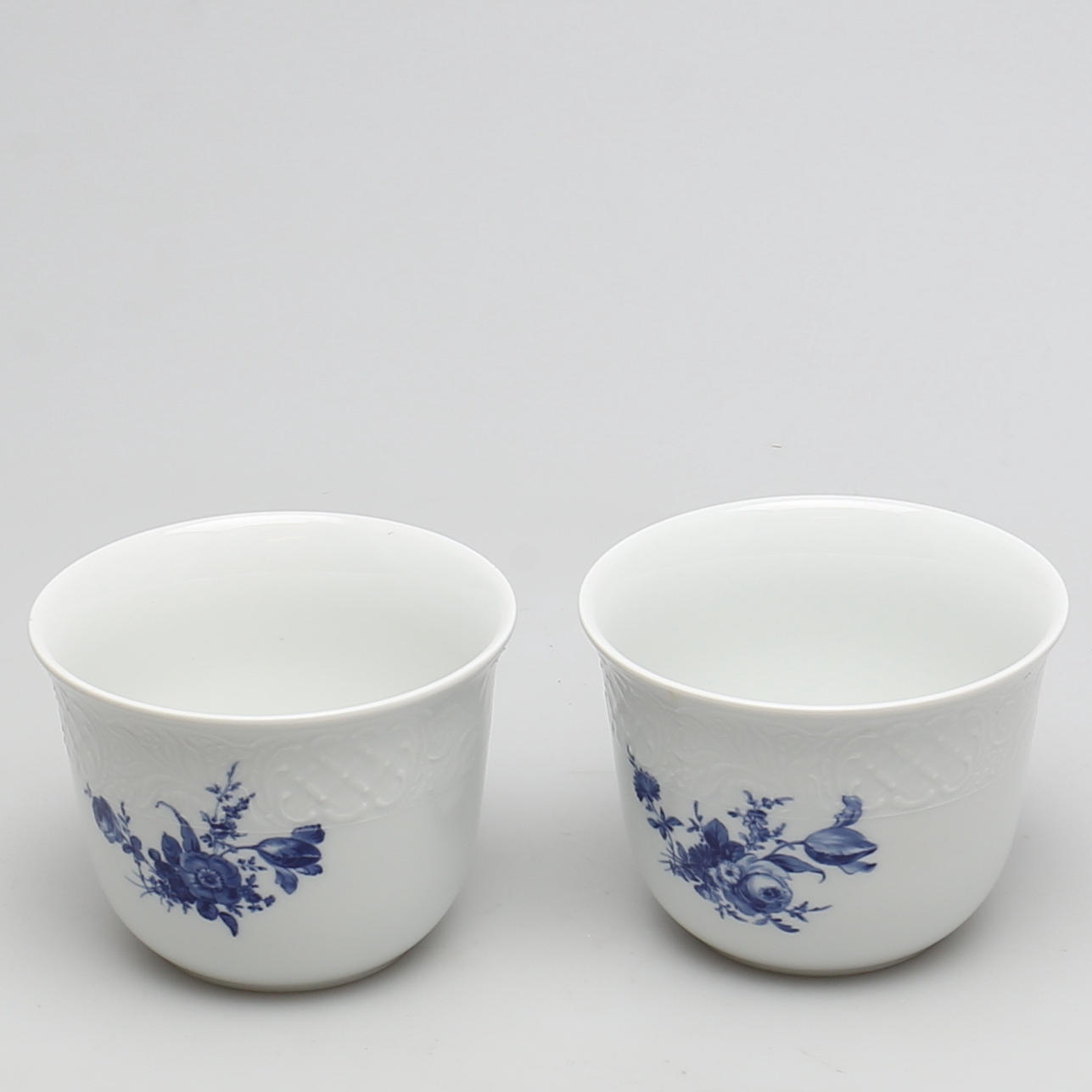 KRUKOR i porslin. 2 st. Blomkrukor. Schumann, Tyskland.