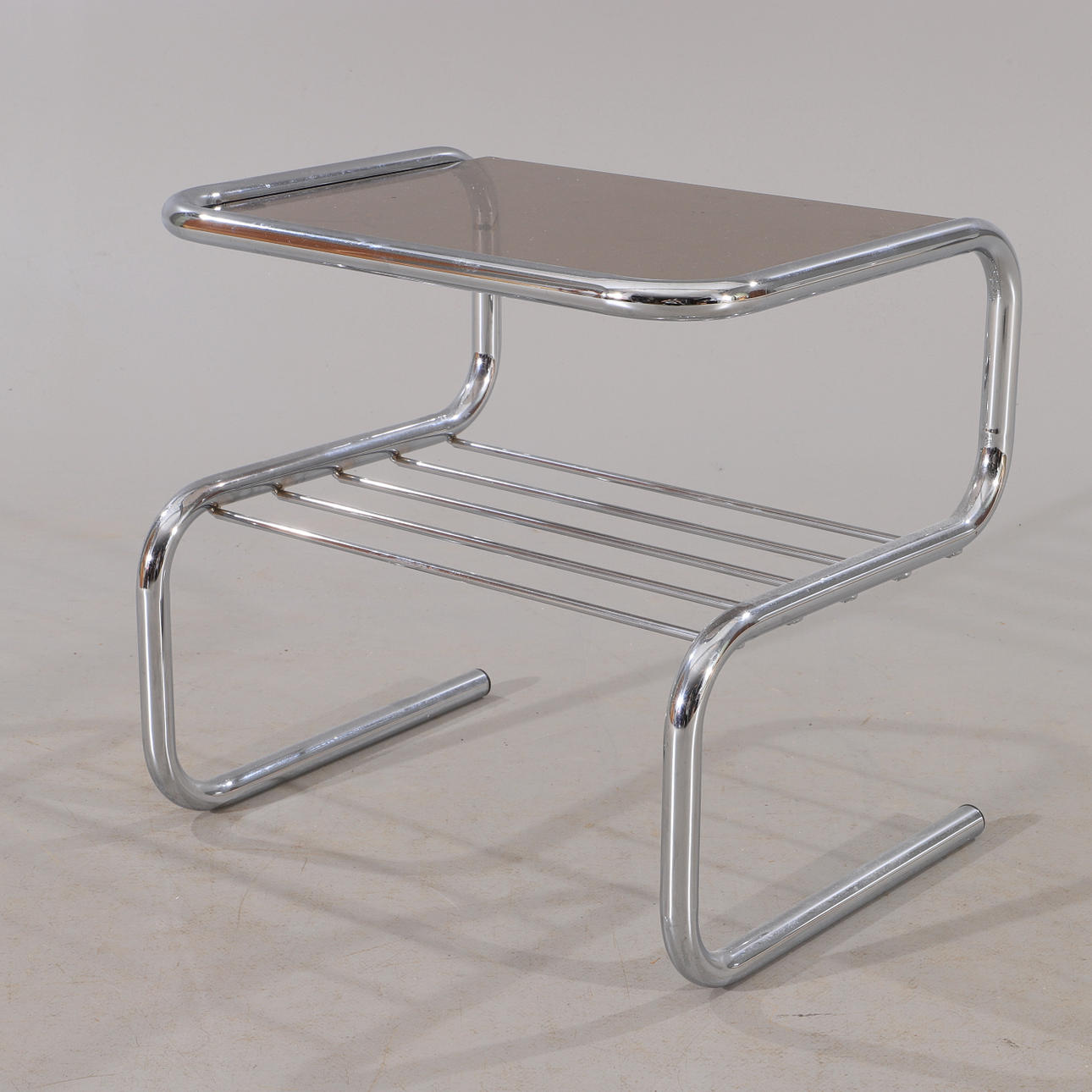 BRUNO MATHSSON. Sängbord, "Ulla", 1900-talets andra hälft.