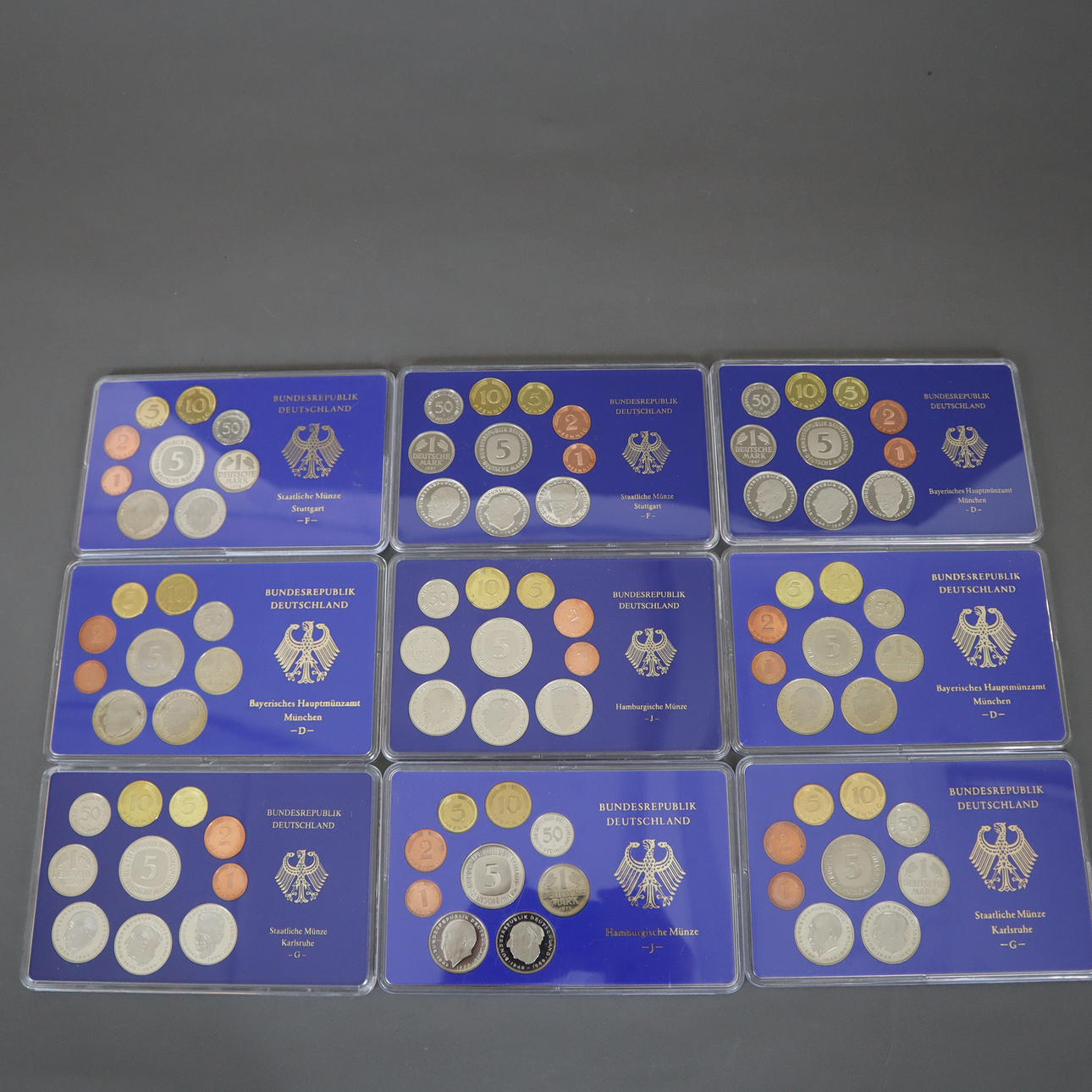 - 9 Münzensätze - Deutschland, 1975.