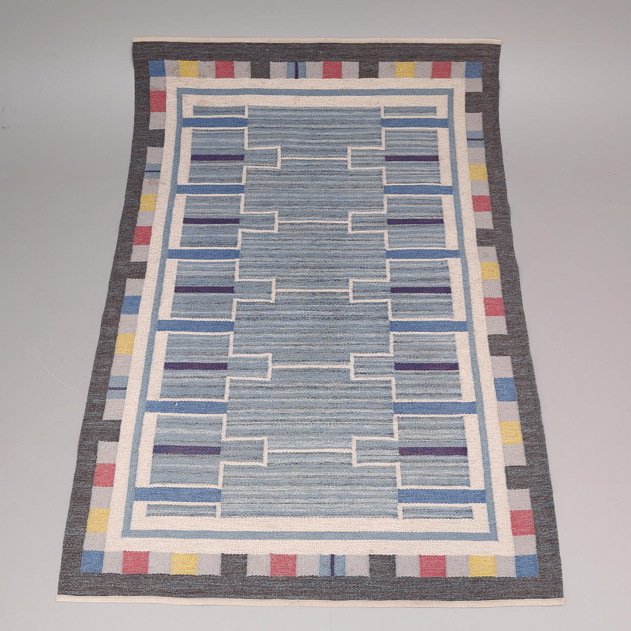 MATTA, röllakan, 249,5 x 169 cm.