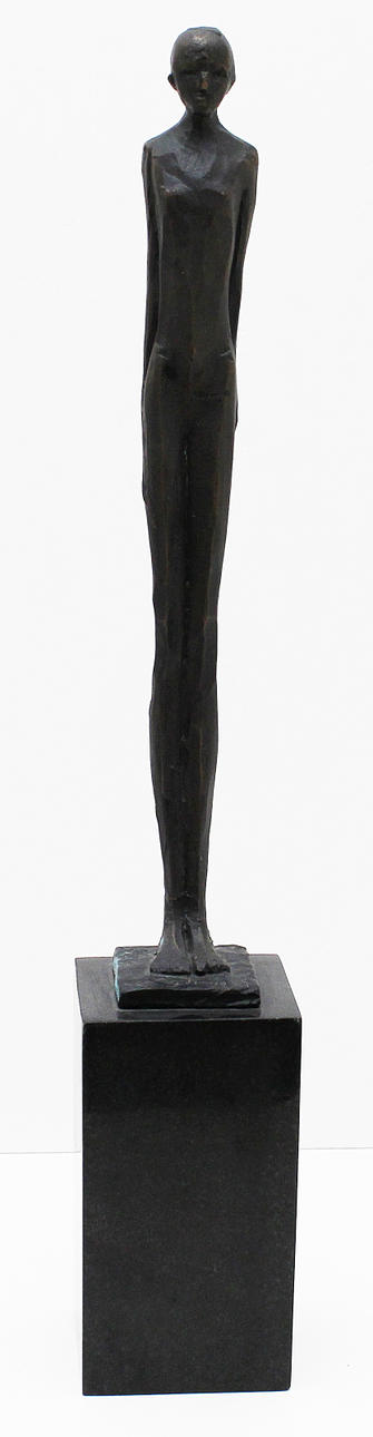 JOHANNES NIELSEN. Gestalt. Skulptur, brons på svart stensockel. Signerad Johannes. 2/80.