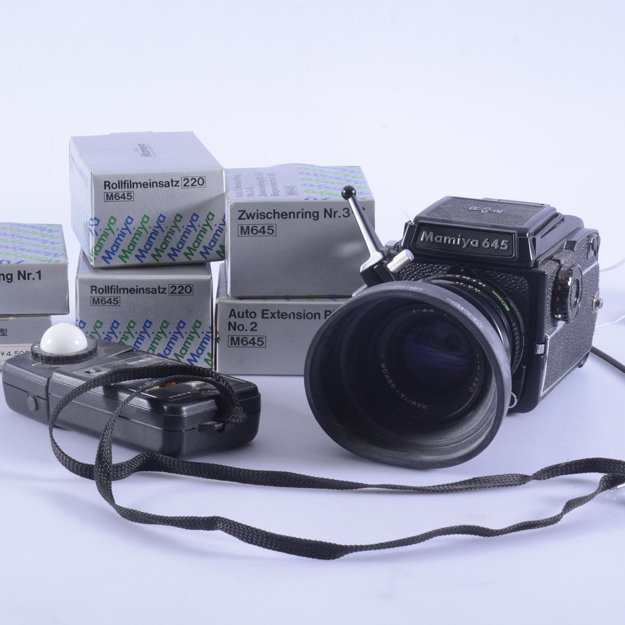 CAMERA, Mamiya 645 with accessories.