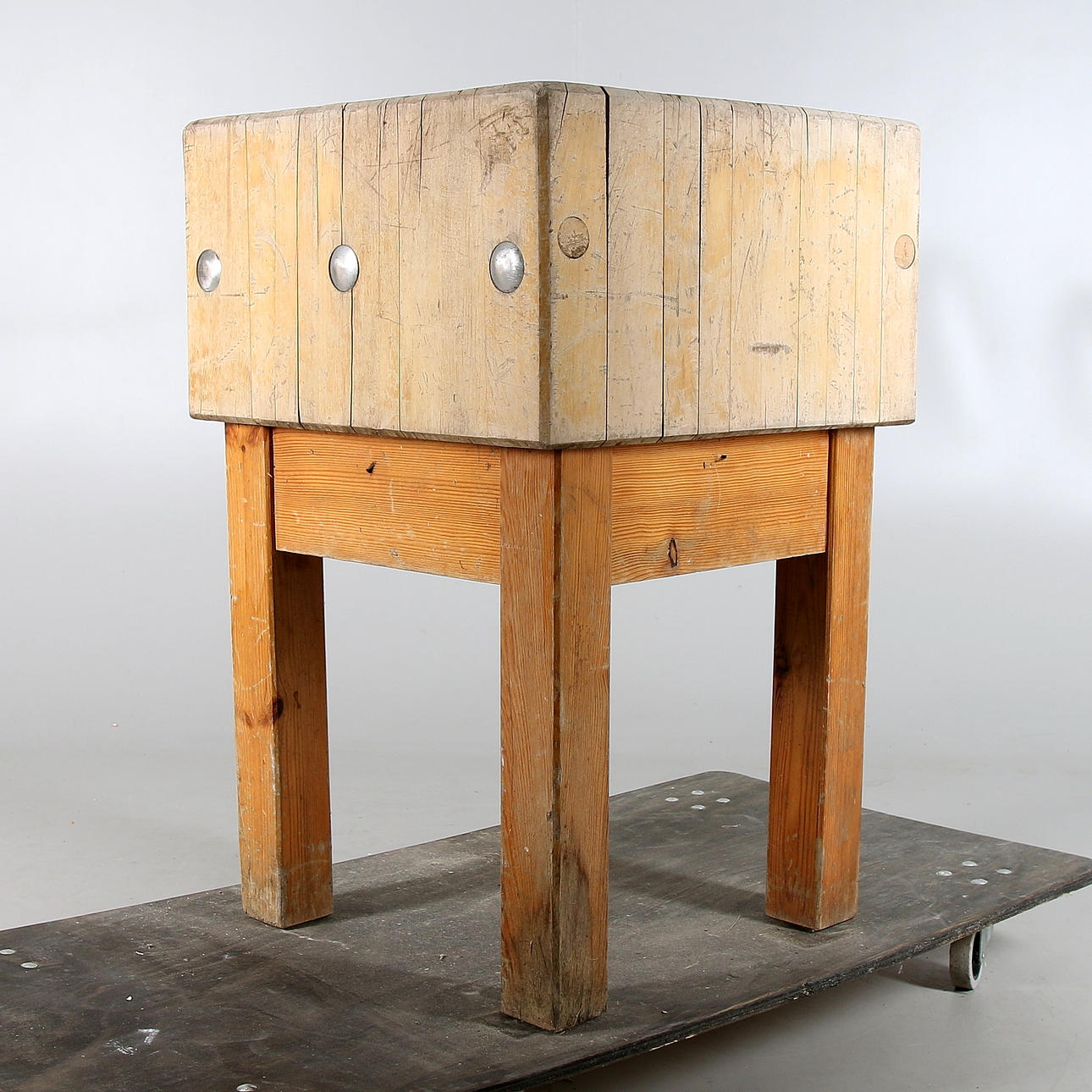 SLAKTBÄNK/KÖKSKUBBE, 1900-tal.