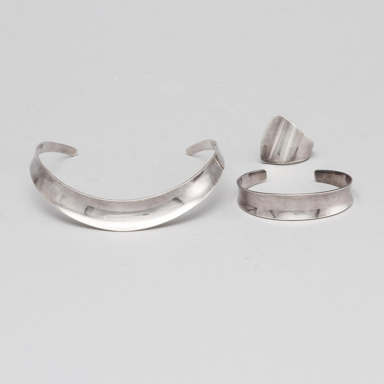 SMYCKEN, 3 st, silver. Karl-Erik Palmberg, Alton, Falköping.