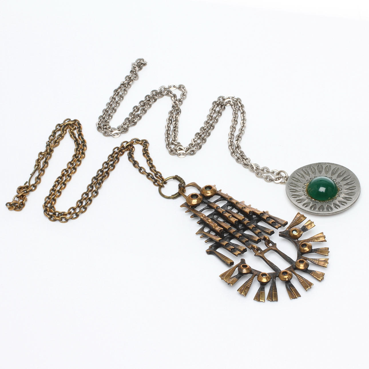 HALSBAND, 2 st, Jorgen Jensen samt Pentii Sarpaneva.