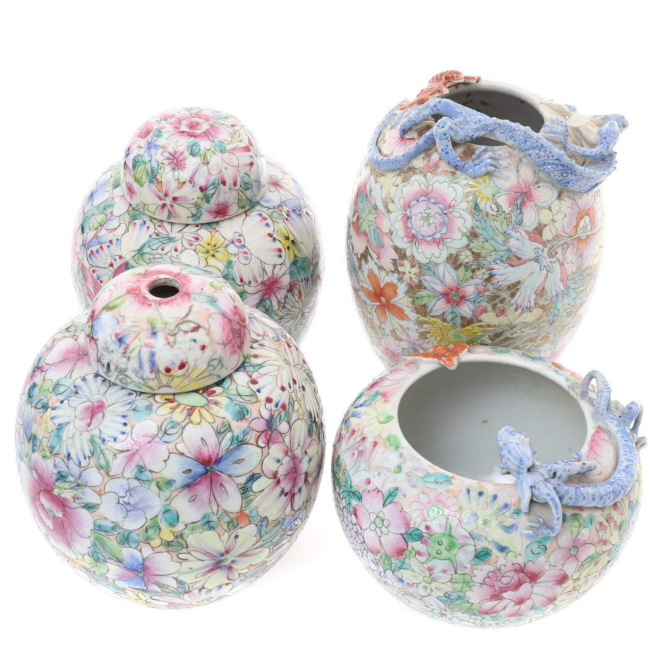 TWO CHINESE PORCELAIN SCHOLARS TABLE OBJECTS.