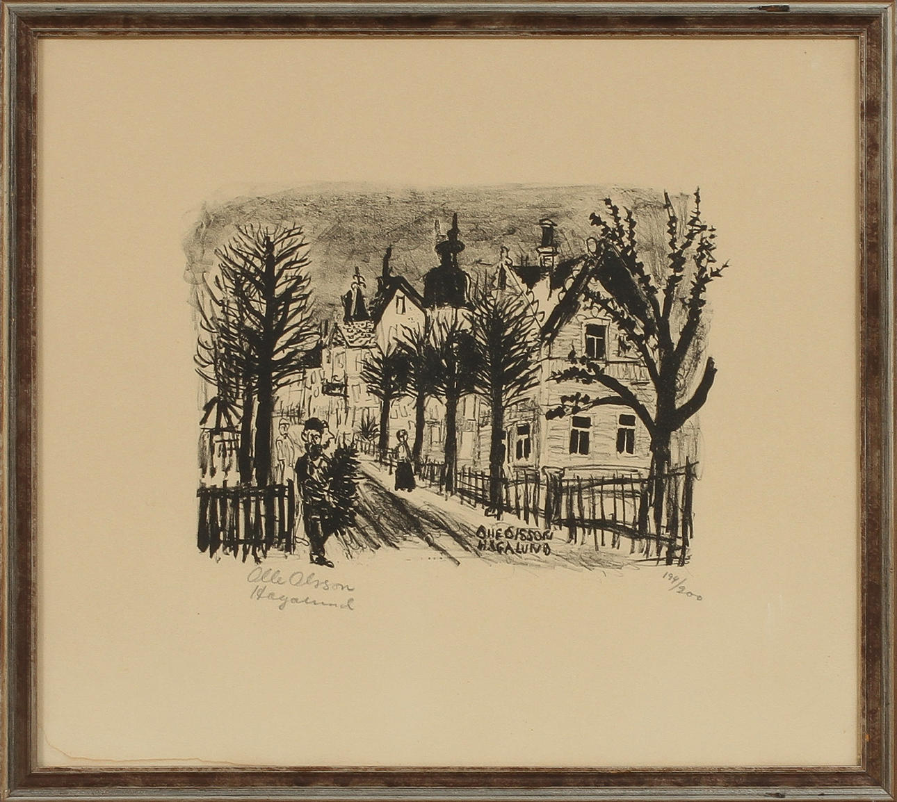 OLLE OLSSON HAGALUND. Gatuvy med figurer, litografi, signerad och numr 194/200.