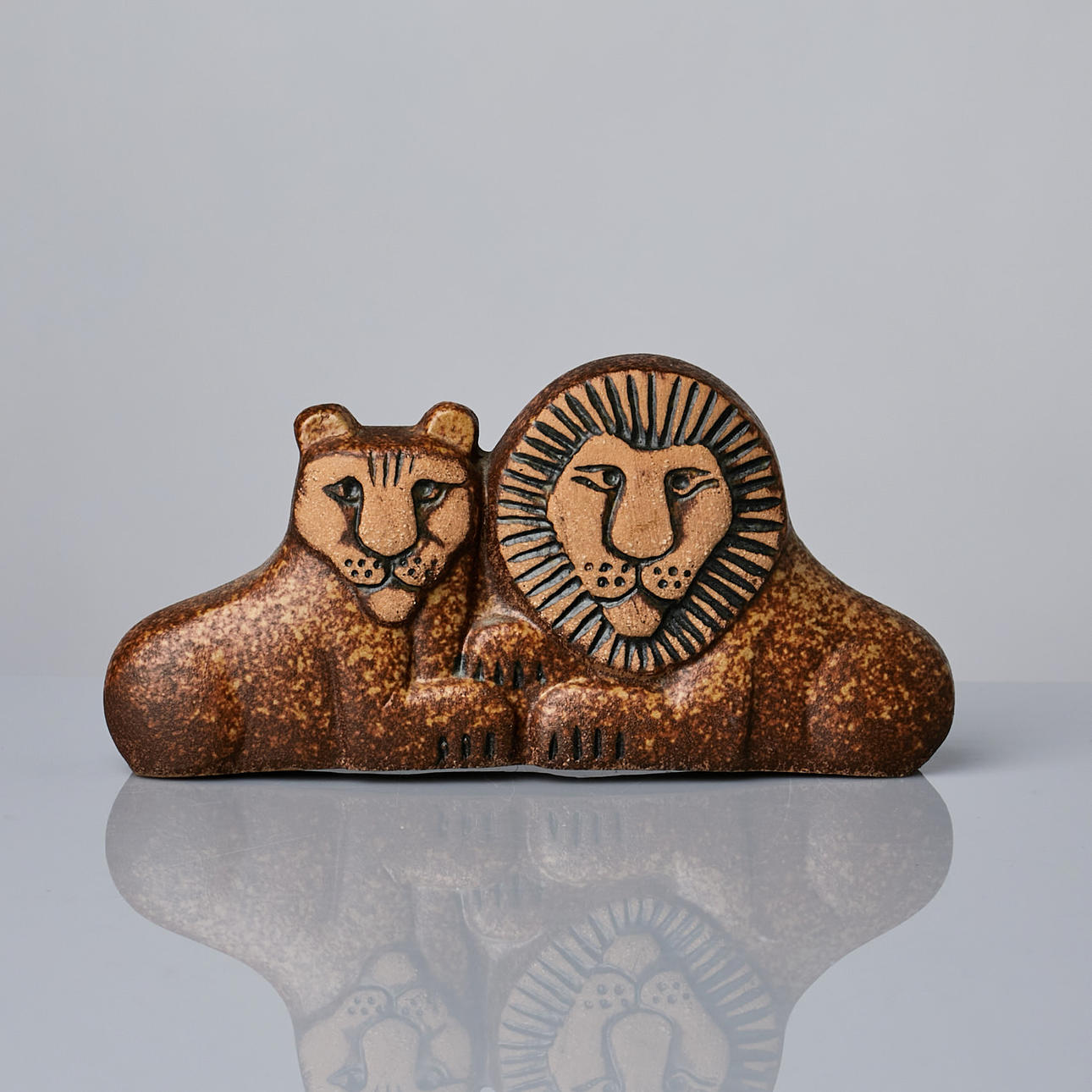 LISA LARSON. "Lejonpar", stämpelmärkt undertill.