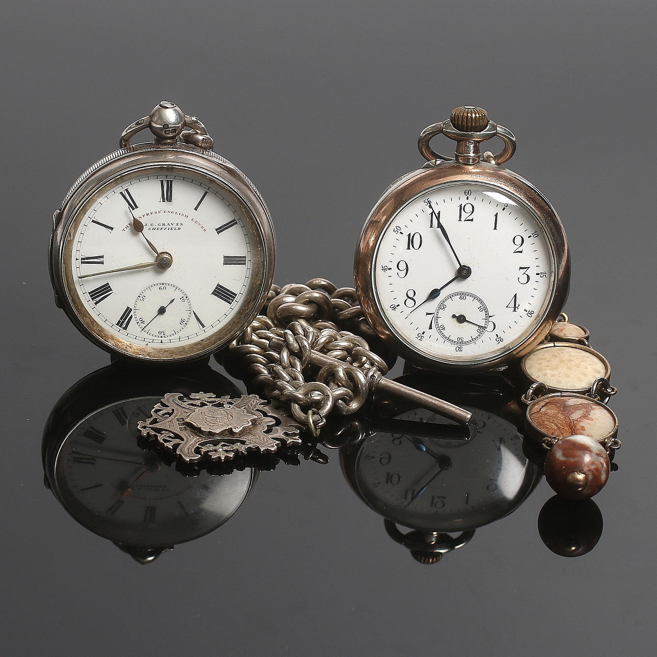 FICKUR, 2 st, spindelur, bl.a. J.G. Graves, Sheffield, England. Tidigt 1900-tal.