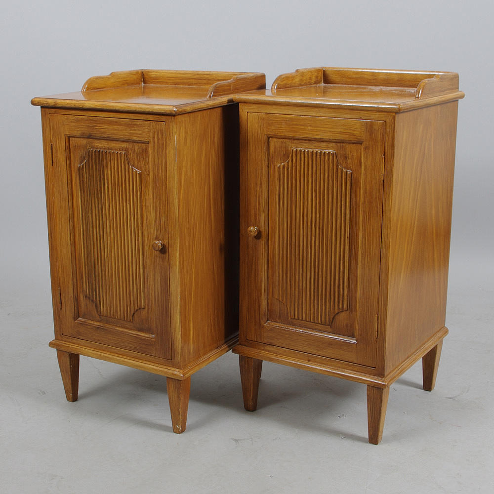 SÄNGBORD, laserade, gustaviansk stil.