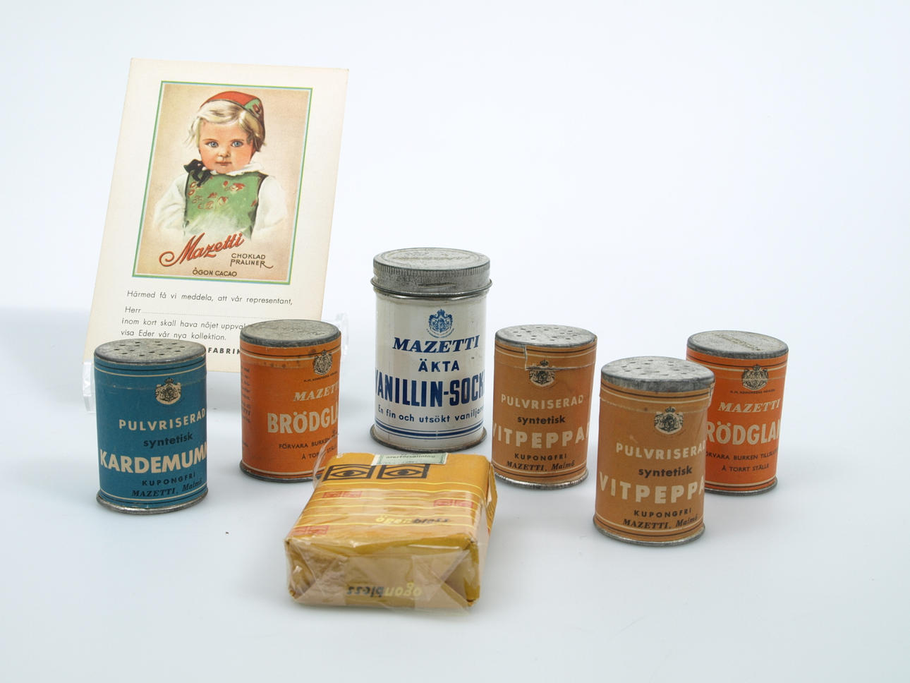 ÄLDRE PLÅTKRYDDBURKAR, 6 stycken, cigarettpaket och vykort, Mazetti.