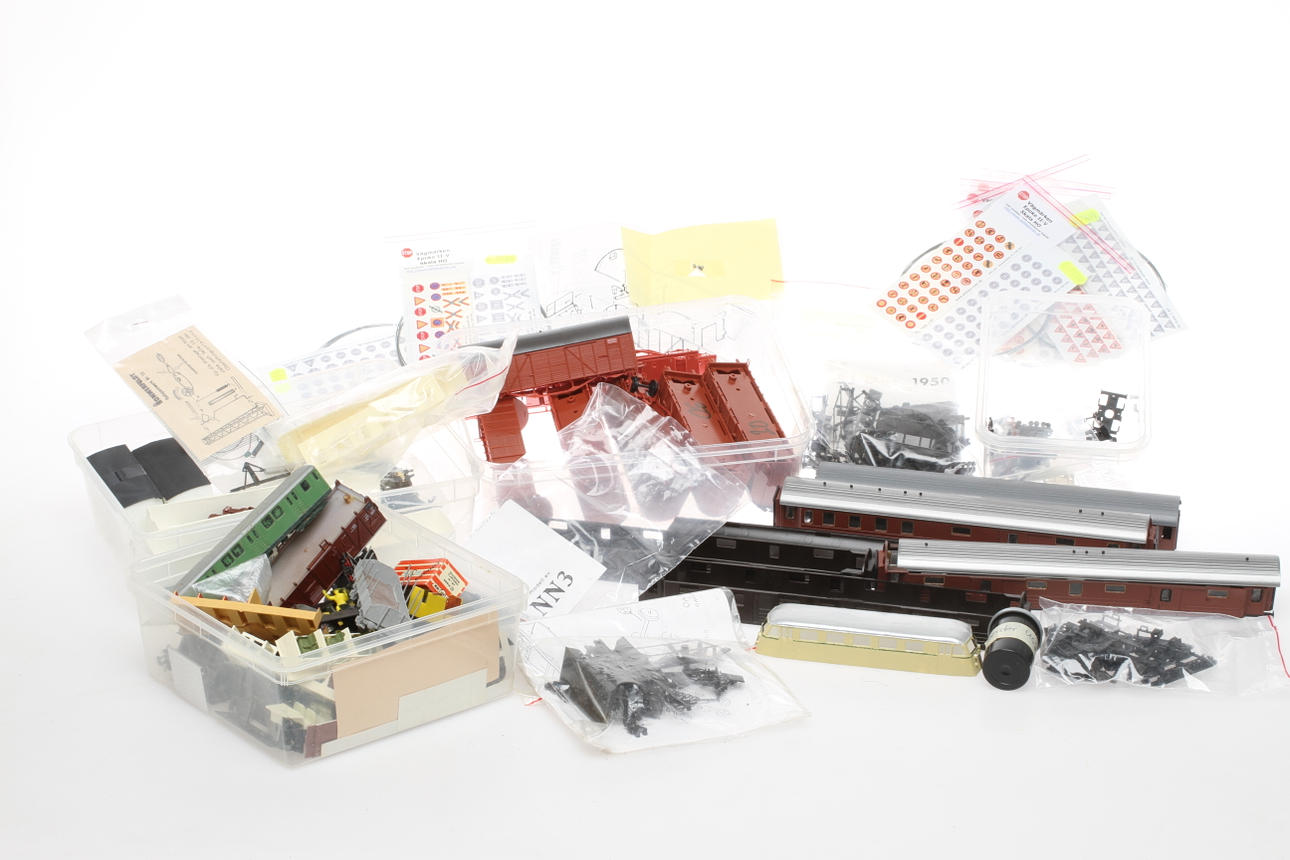 MODELLTÅG UGJ med flera. Byggda och obyggda svenska vagnar. Reservdelar och tillbehör.