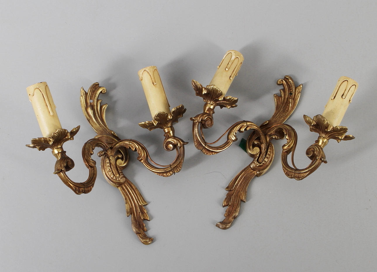 VÄGGLAMPETTER, ett par, mässing, rokokostil, 1900-tal.