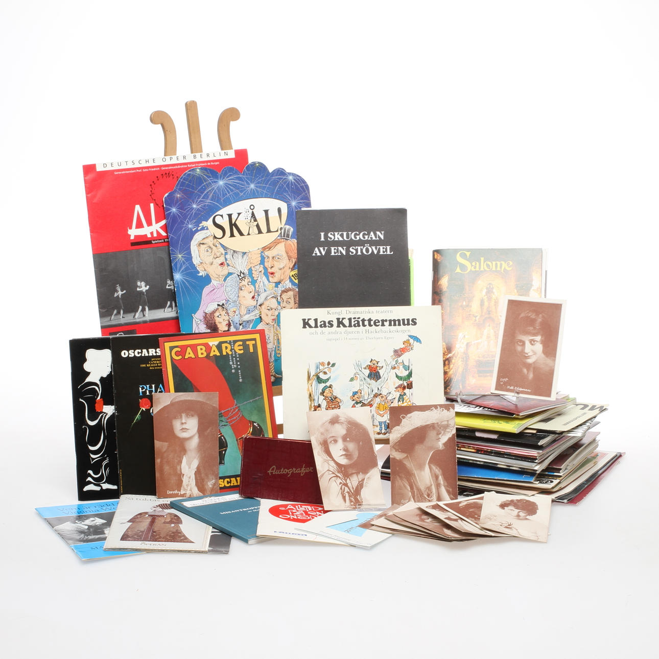 PARTI TEATERPROGRAM, VYKORT samt AUTOGRAFER.