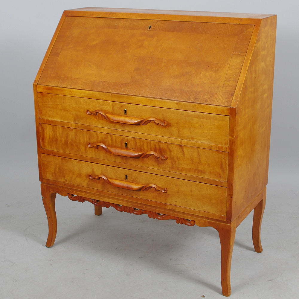 SNEDKLAFFSSEKRETÄR, björk, rokokostil.