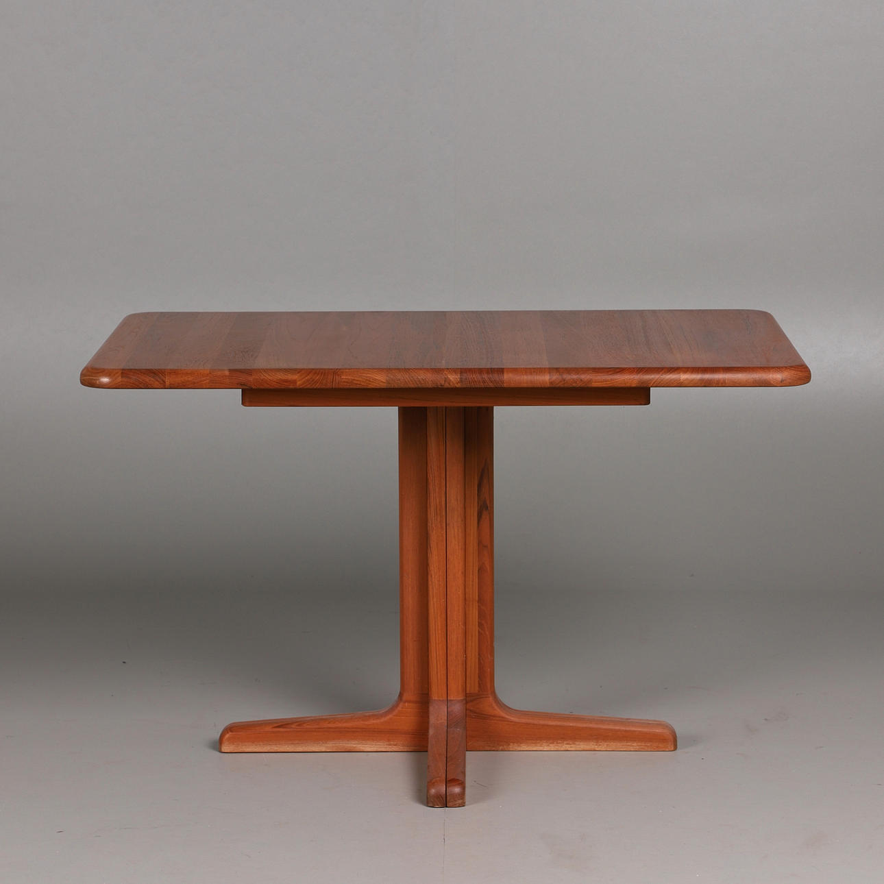 john Kristoffersen & Son, table / dining table, teak, 1970s, Denmark.