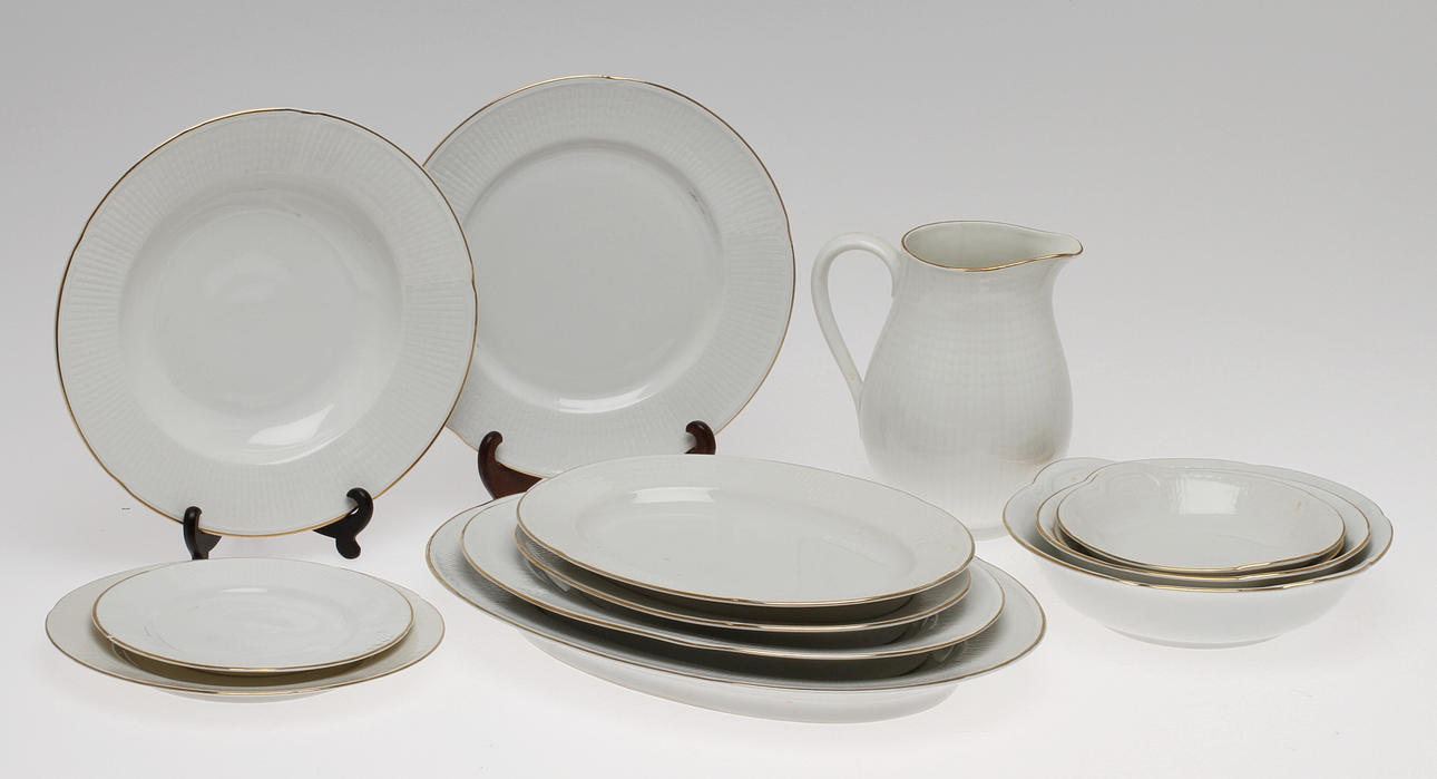 MATSERVIS, ca 67 delar, "Swedish grace" Rörstrand.