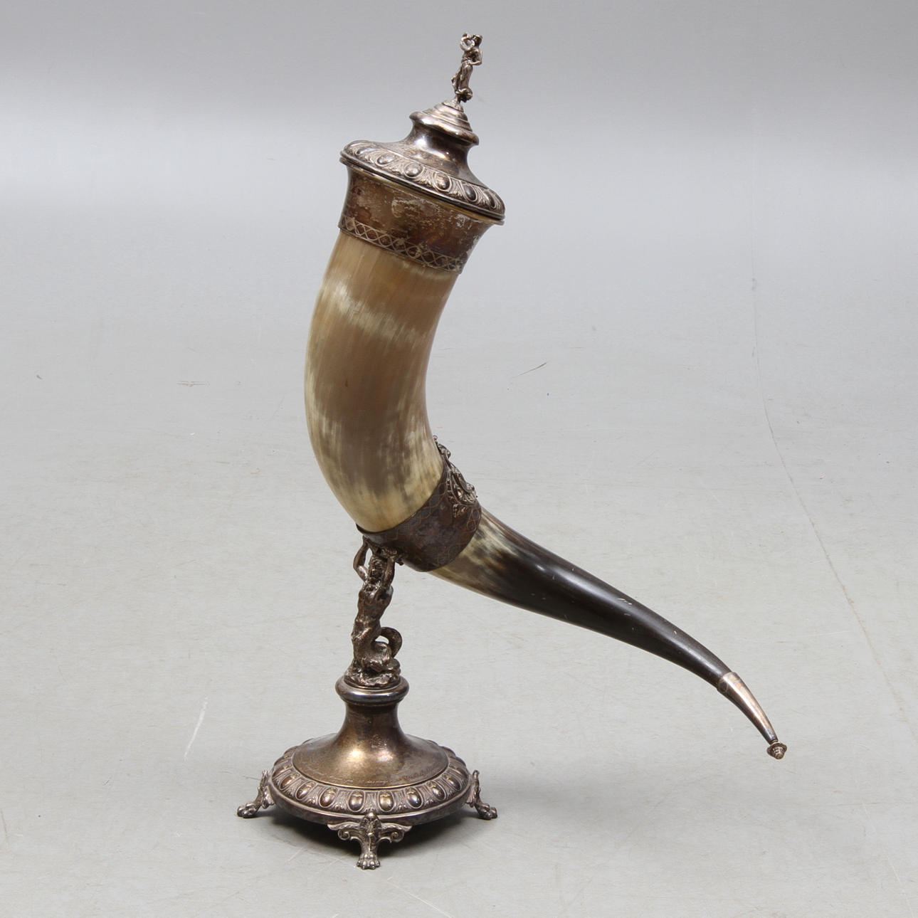 DRYCKESHORN, montering i nysilver stämplad C G Hallberg, 1900-talets första del.