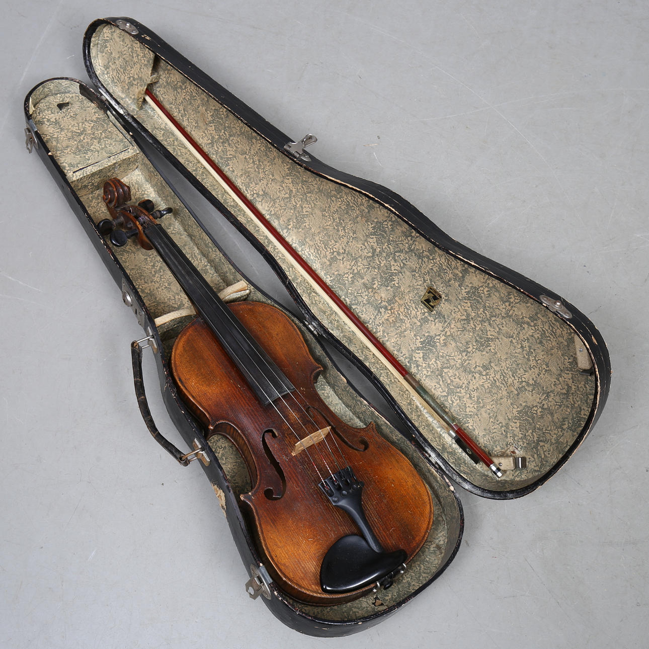 VIOLIN with STRING, marked Hopf, 1900s.