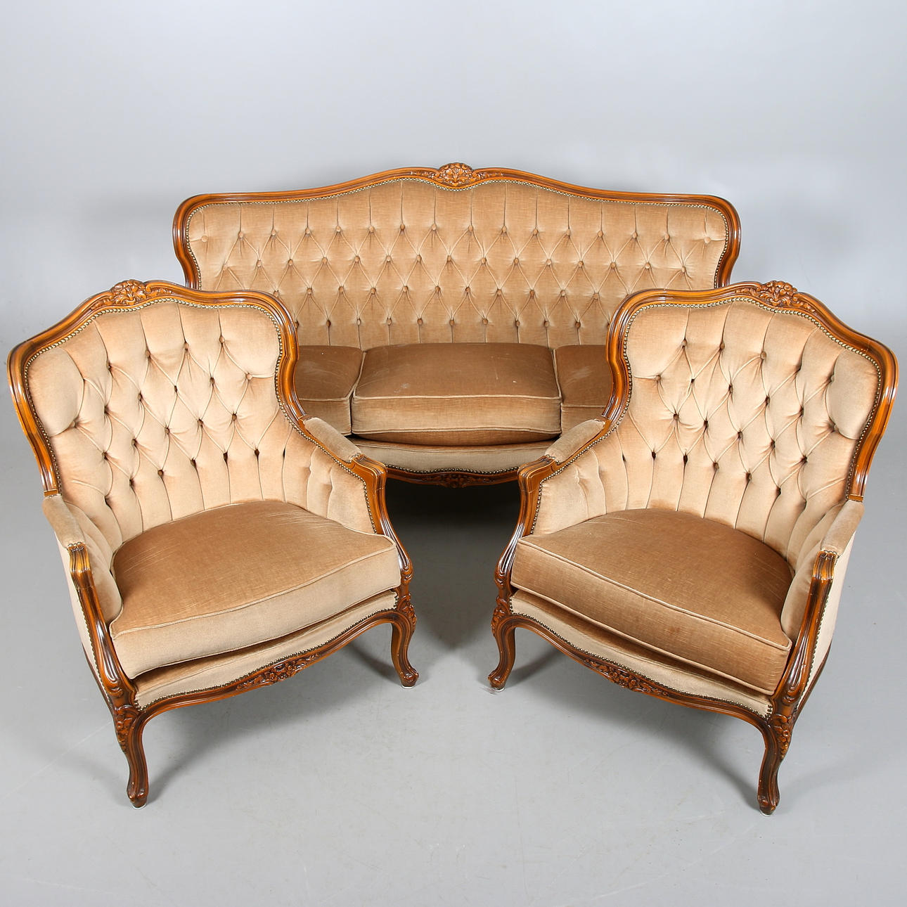 SOFFA samt FÅTÖLJER, 3 delar, rokokostil. 1900-tal.