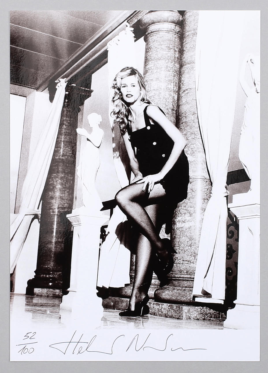 HELMUT NEWTON 1920-2004　洋書　【b4】 HELMUT NEWTON 1920-2004 洋書 【b4】