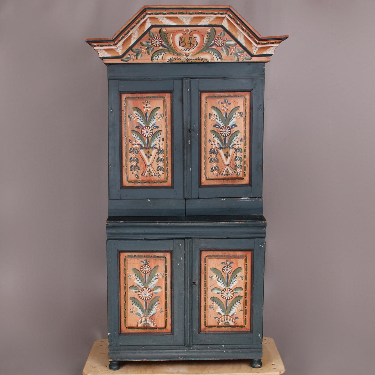 KRONSKÅP, allmoge, Dalarna, daterad 1843.