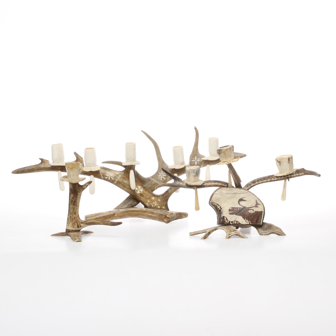 KANDELABRAR 2 st samt LJUSSTAKE, renhorn, 1900/2000-tal.