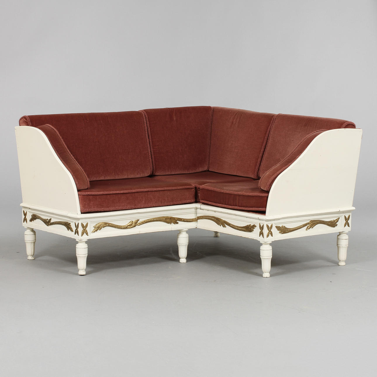 HÖRNSOFFA, gustaviansk stil, 1900-tal.