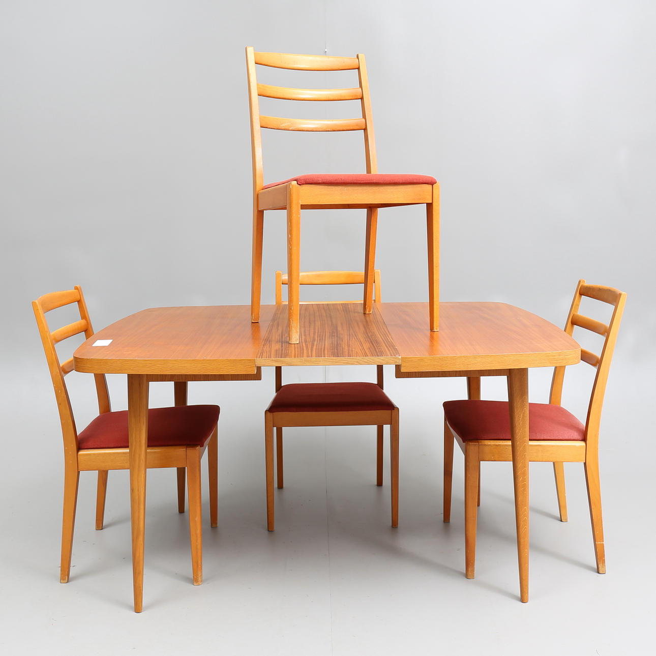 MATSALSMÖBEL, 5 delar, omkring 1900-talets mitt.