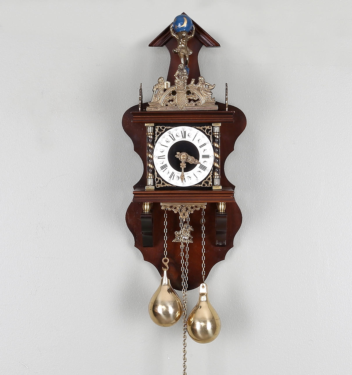 VÄGGKLOCKA, "Atlas", 1900-tal.