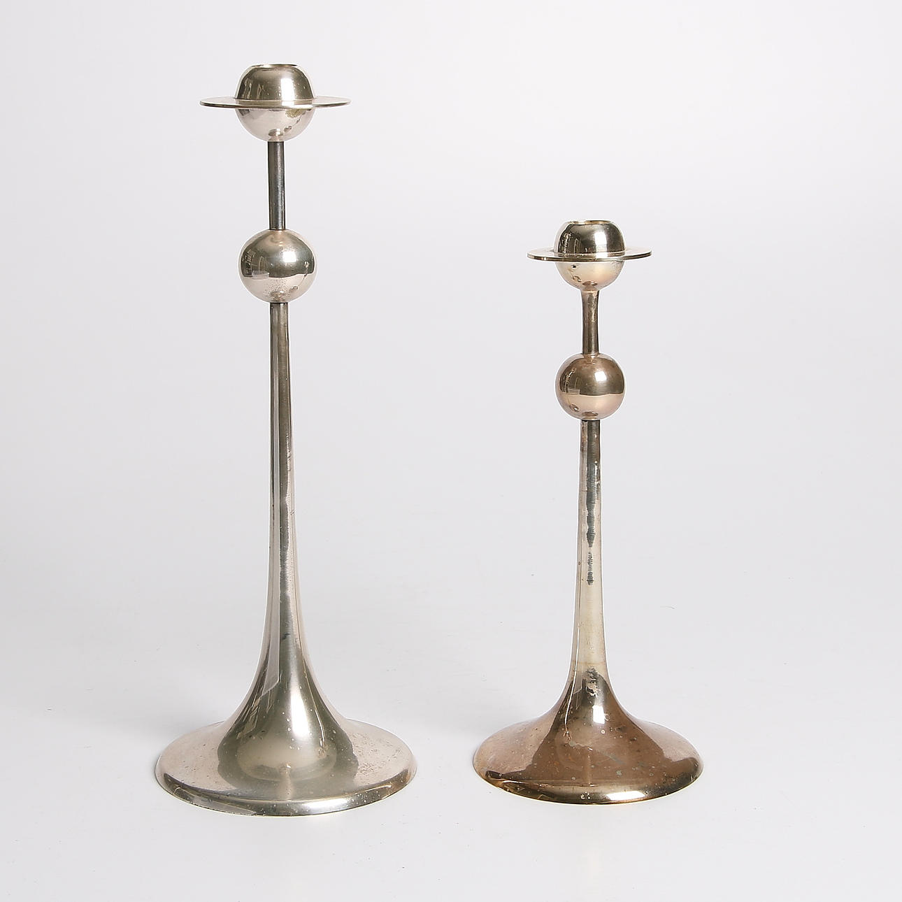 LJUSSTAKAR, 2 st, nysilver, "Saturnus", Kjell Engman, Gense, 1979.