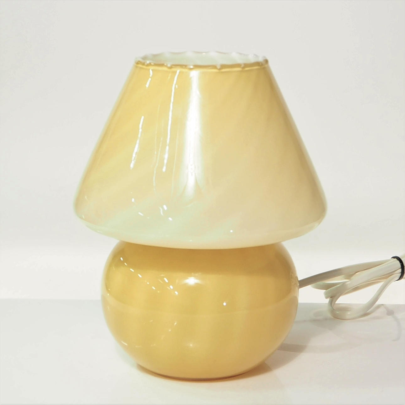 LÁMPARA DE MESA, vidrio, probablemente Verti "Swirl", Murano.