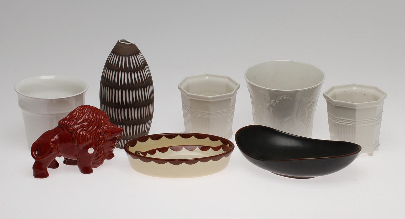 PARTI KERAMIK, 8 delar, bland annat C-H Stålhane och I Atterberg.