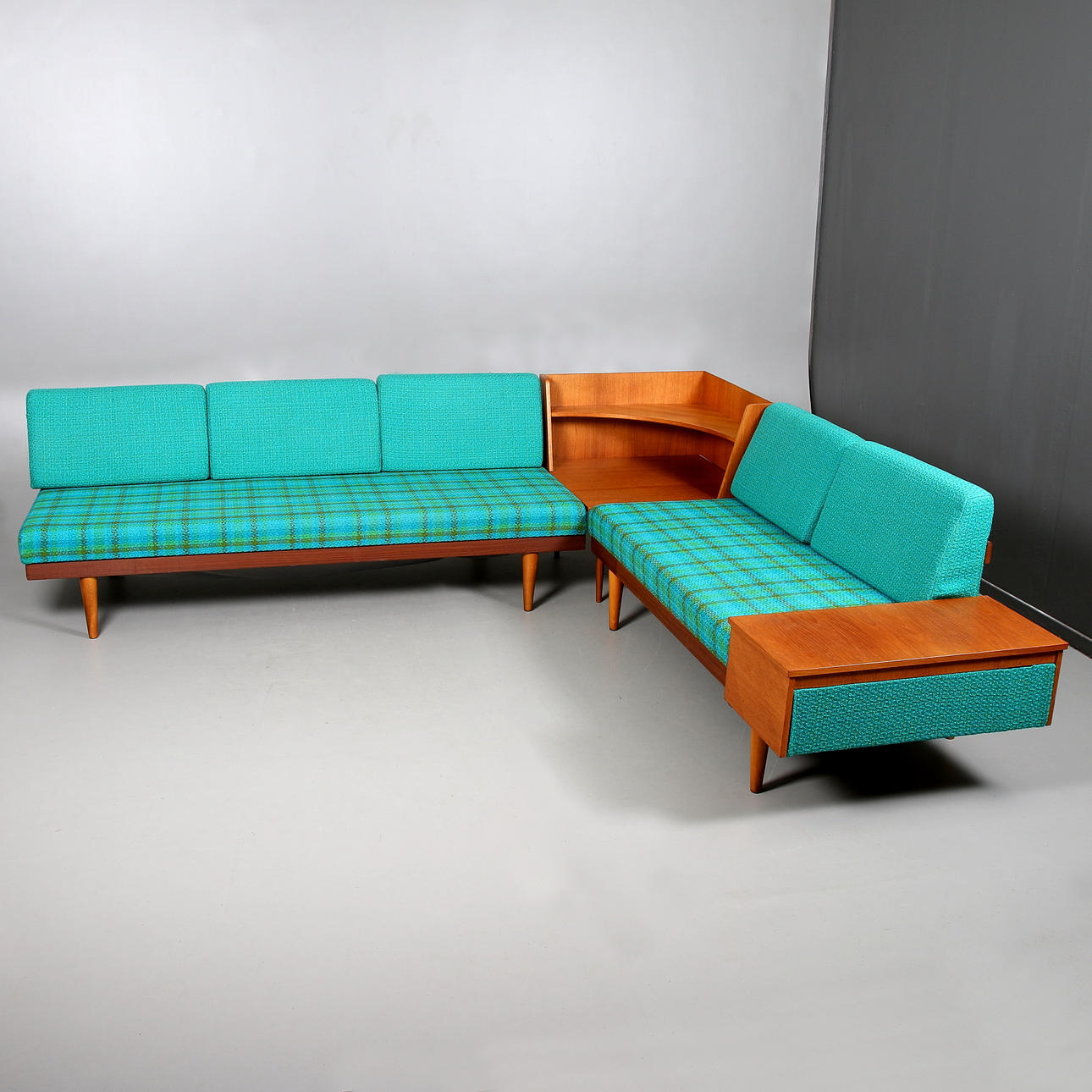 DAGBÄDD/SOFFOR, 1 par, Ekornes svanesoffa, 1960-tal.