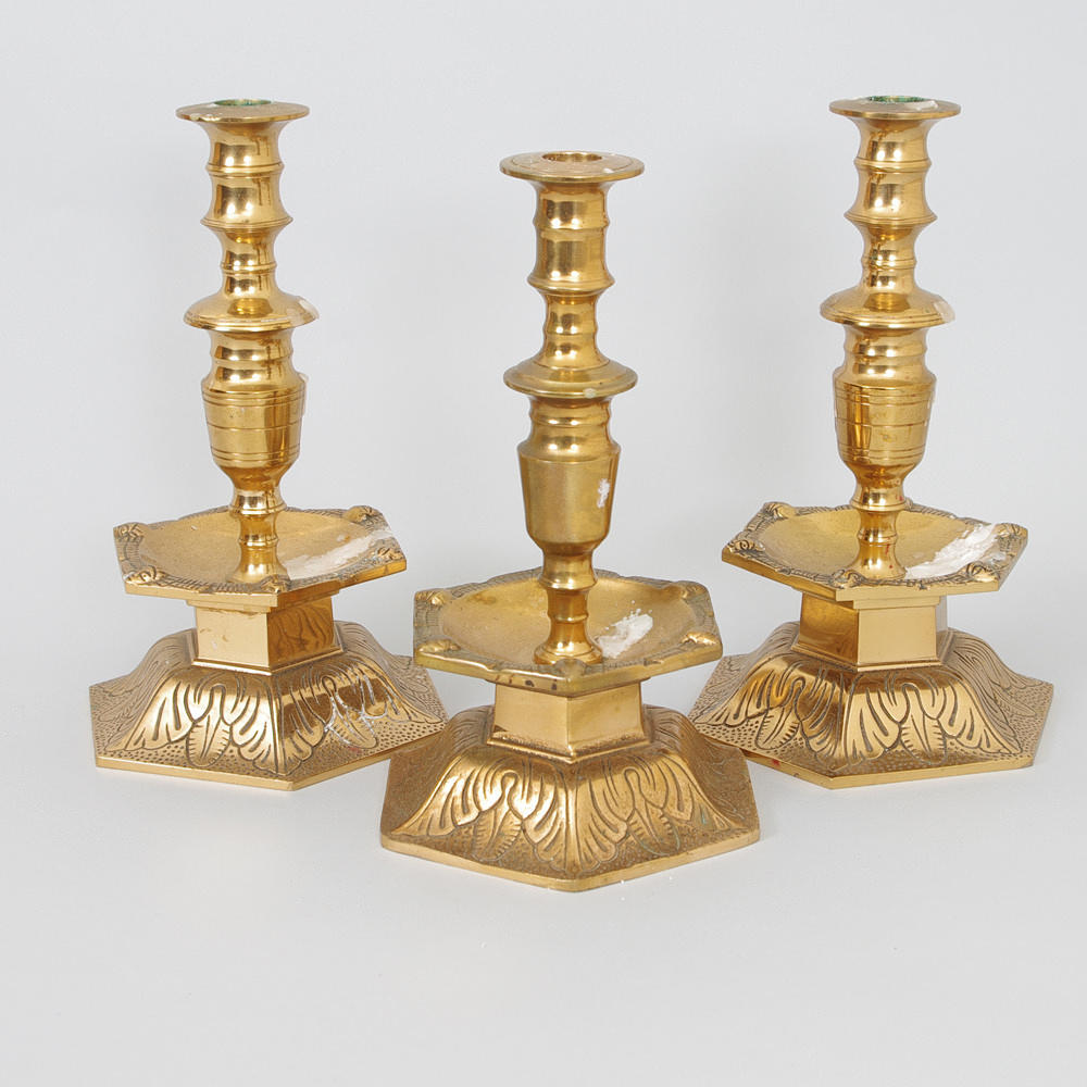 LJUSSTAKAR, 3 stycken, mässing/malm, barockstil.