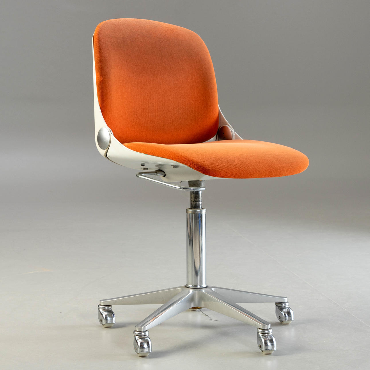 WILHELM RITZ. Wilkhahn, drejestol model 232.