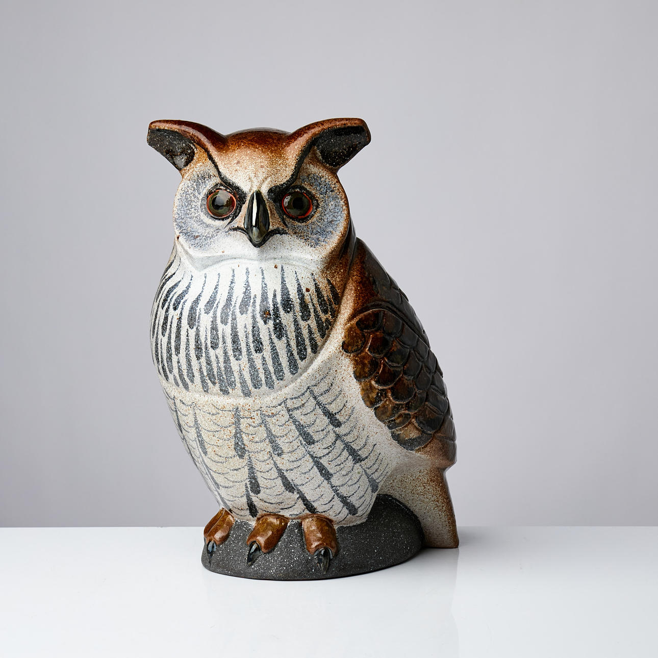 THOMAS HELLSTRÖM. UGGLA/BERGUV, Nittsjö, glaserat stengods, signerad.