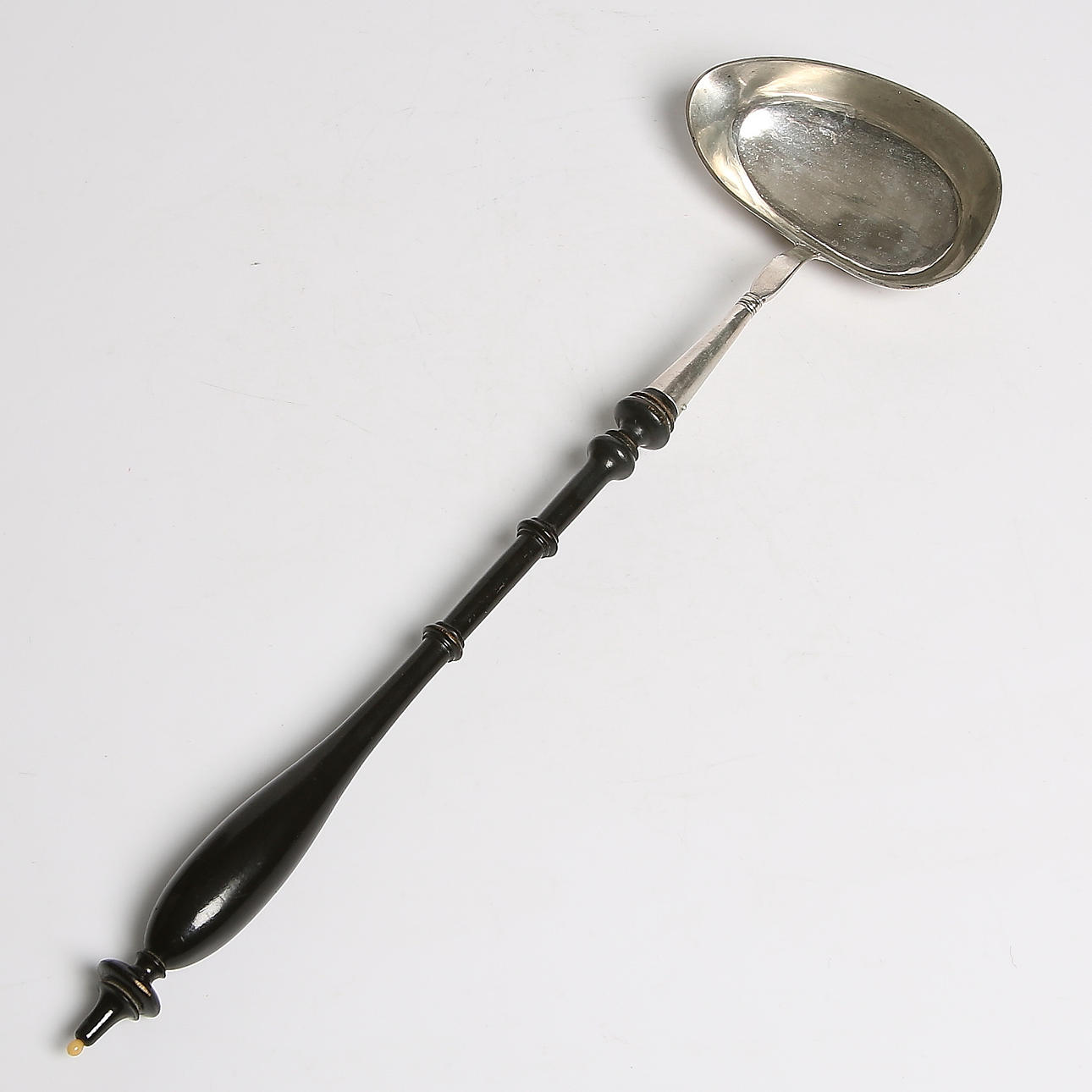 SOPPSLEV, silver och trä, Jonas Arvid Selling, Härnösand. 1800-tal.