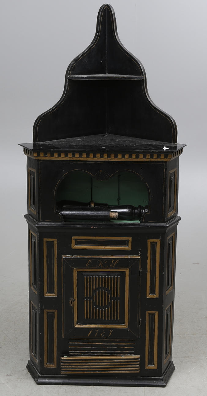 VÄGGSKÅP, allmoge, 1800-tal.