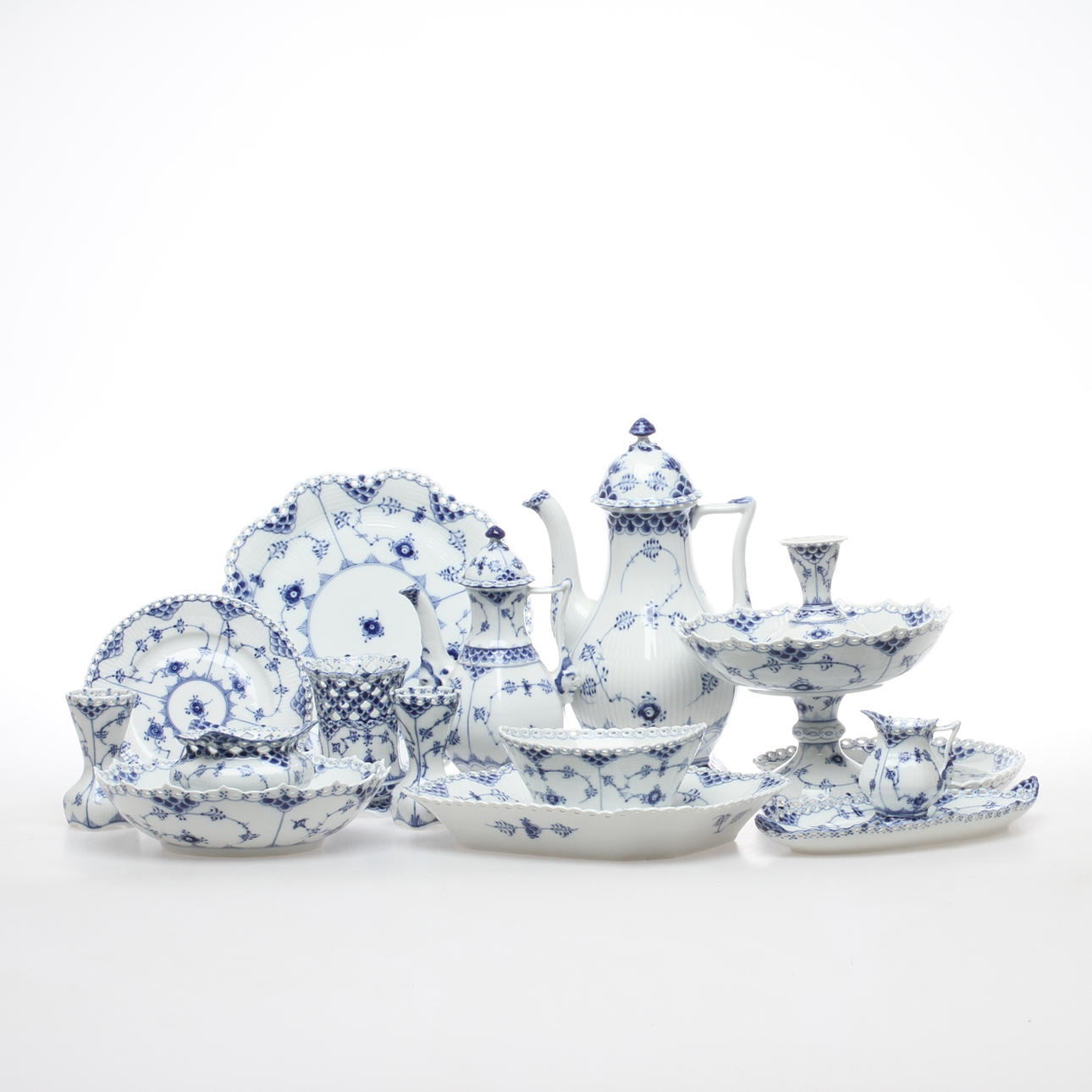 SERVISDELAR, 30 delar, porslin, Musselmalet, Royal Copenhagen, helblond.