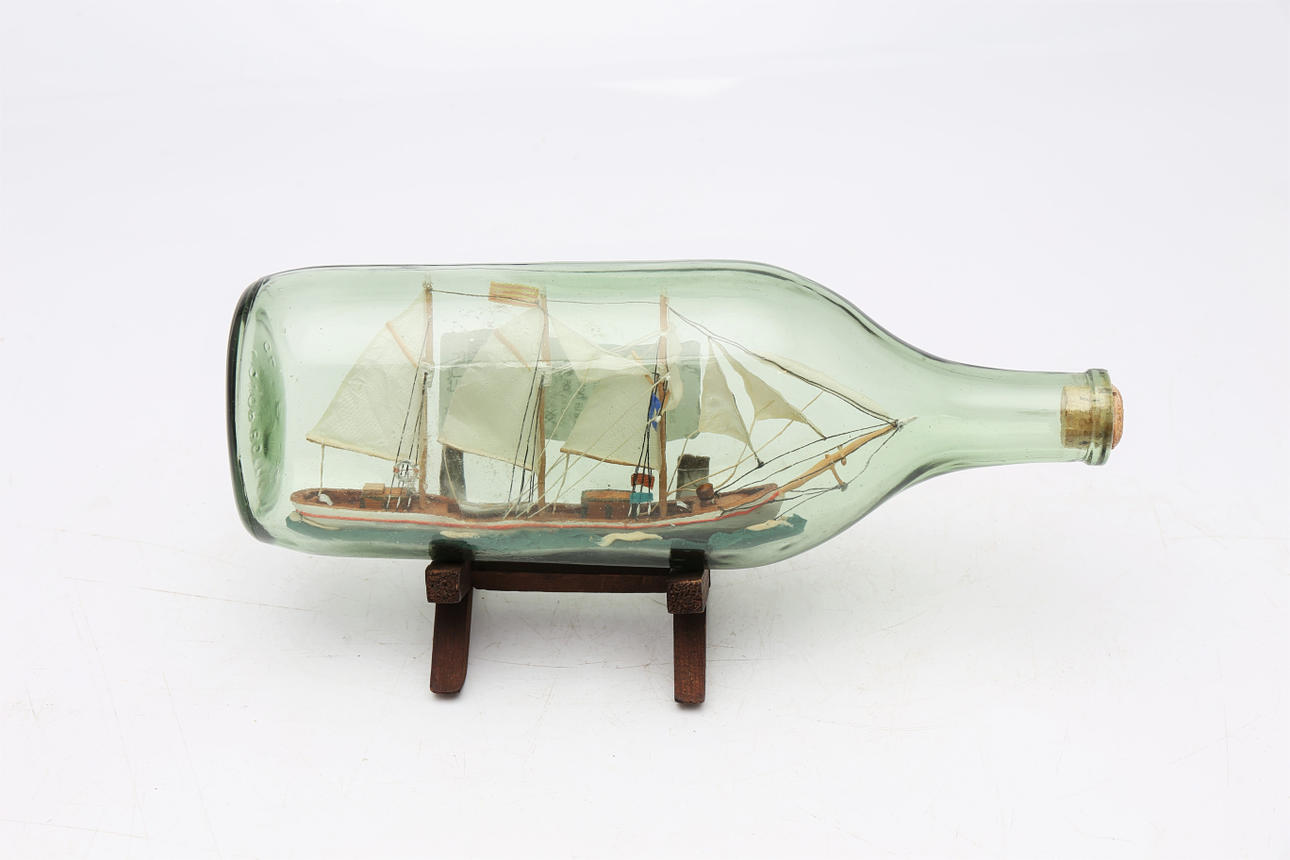 Miniatyrfartyg i glasflaska, 1900-tal.