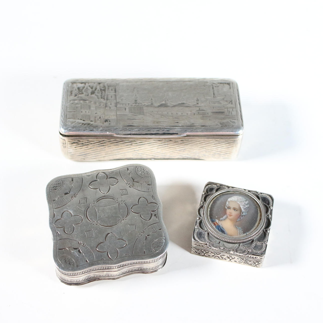 Cajas de plata antigua, 3 piezas.