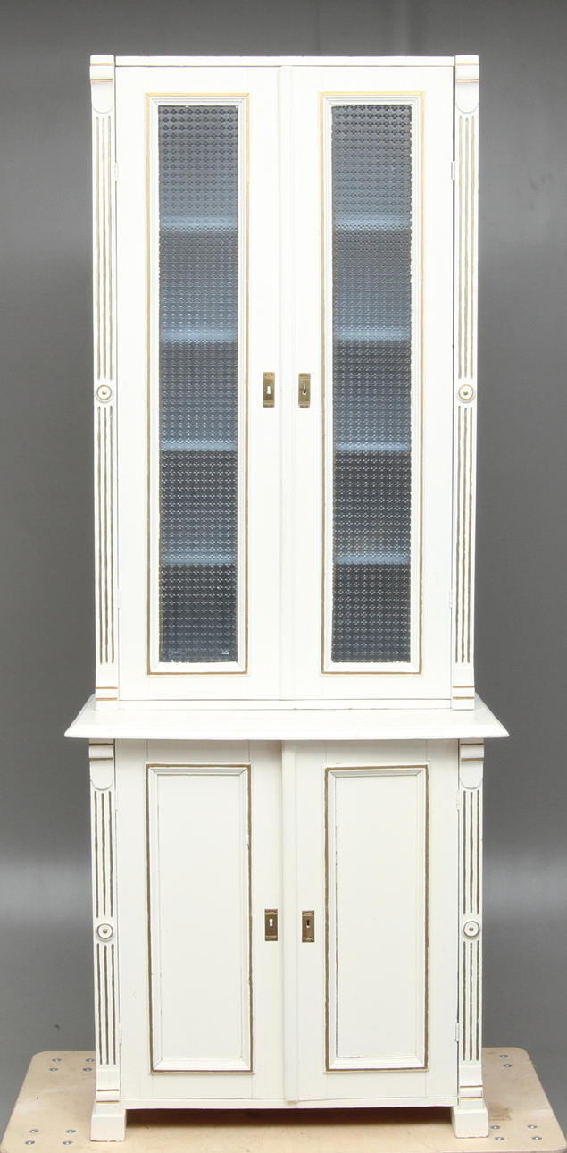 BOKSKÅP, gustaviansk stil, omkring 1900.