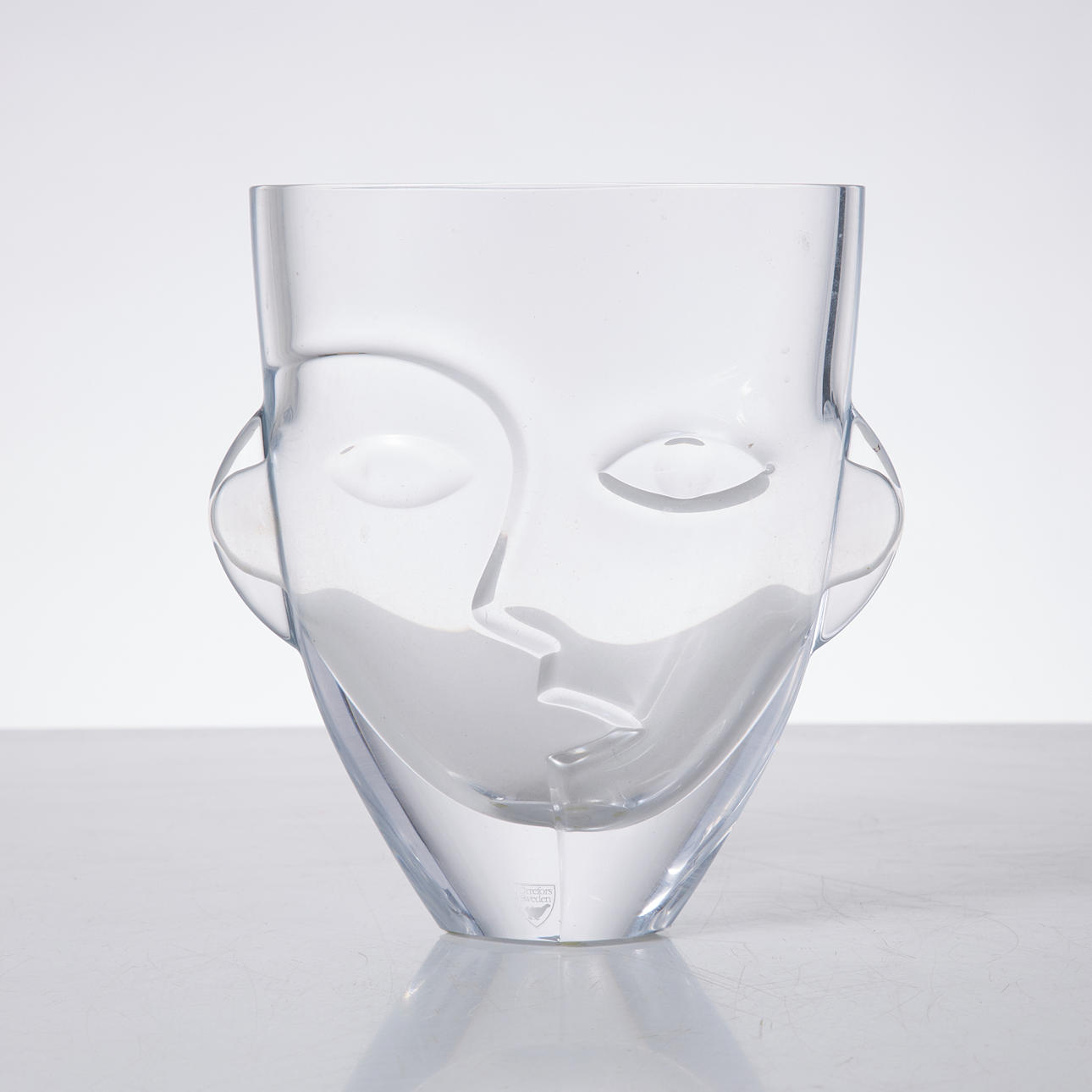 MARTTI RYTKÖNEN, vase, Orrefors, decoration of face, signed Orrefors, MR 65236.22.