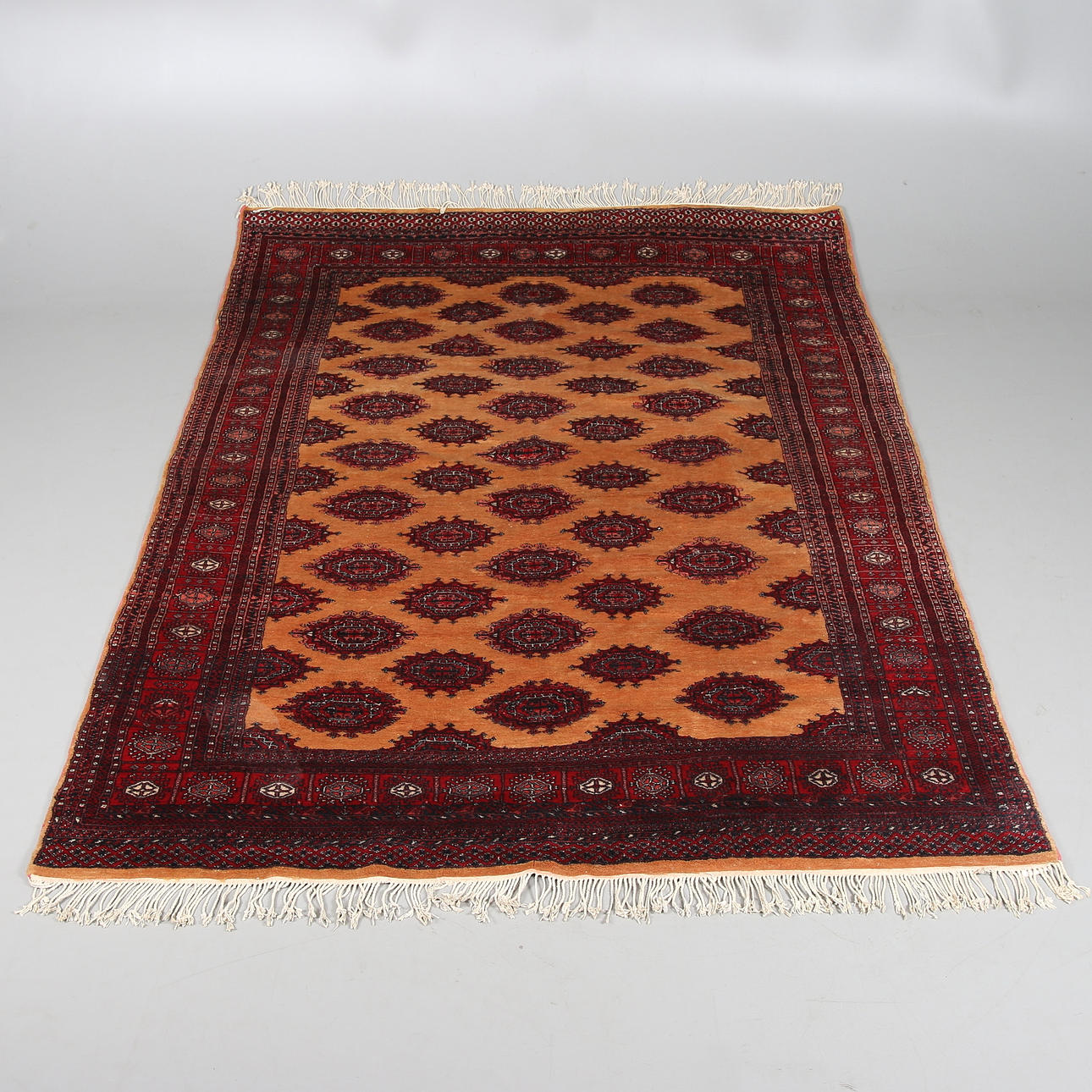 MATTA, silke, "Bochara", Pakistan. 232 x 165 cm.