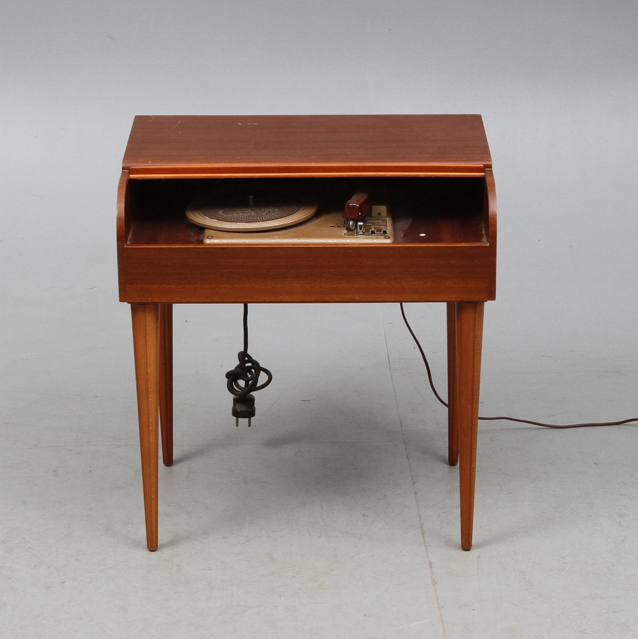 SKIVSPELARMÖBEL, Luxor, 1900-talets mitt.